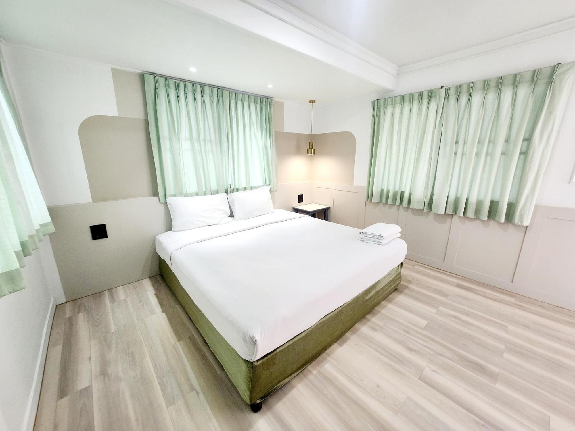 Seatel Phuket, Patong Beach Exterior foto